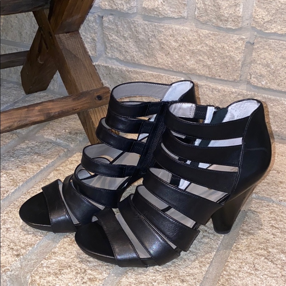 Me Too ankle sandal pumps